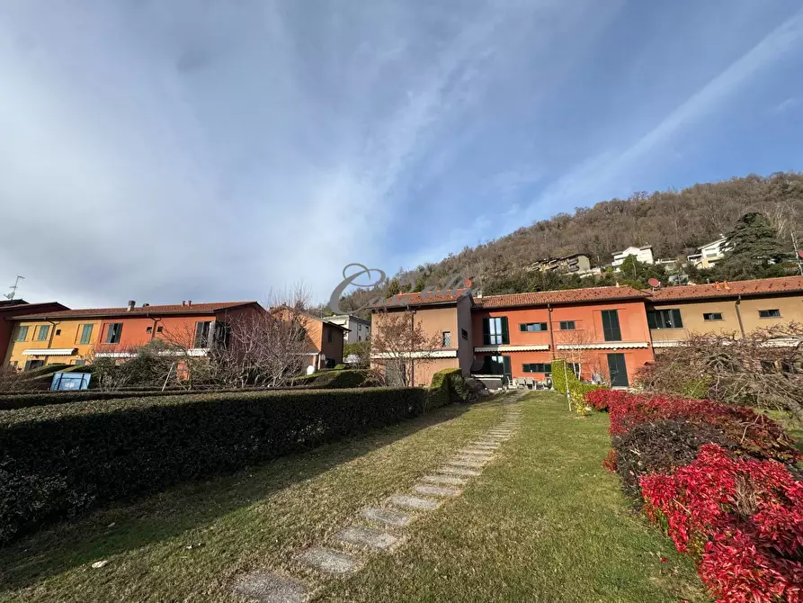 Immagine 3 di Villetta a schiera in affitto  in Via per Como a Montorfano