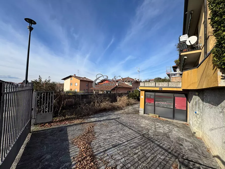 Immagine 4 di Laboratorio in vendita  in Via Fiume a Solbiate Con Cagno