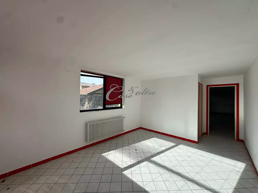 Immagine 2 di Laboratorio in vendita  in Via Fiume a Solbiate Con Cagno