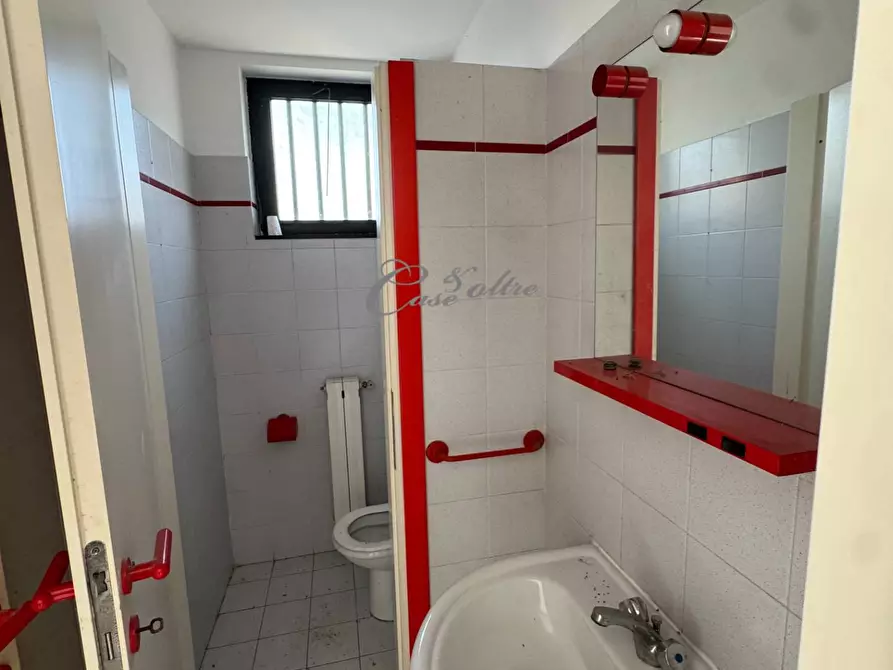 Immagine 6 di Laboratorio in vendita  in Via Fiume a Solbiate Con Cagno