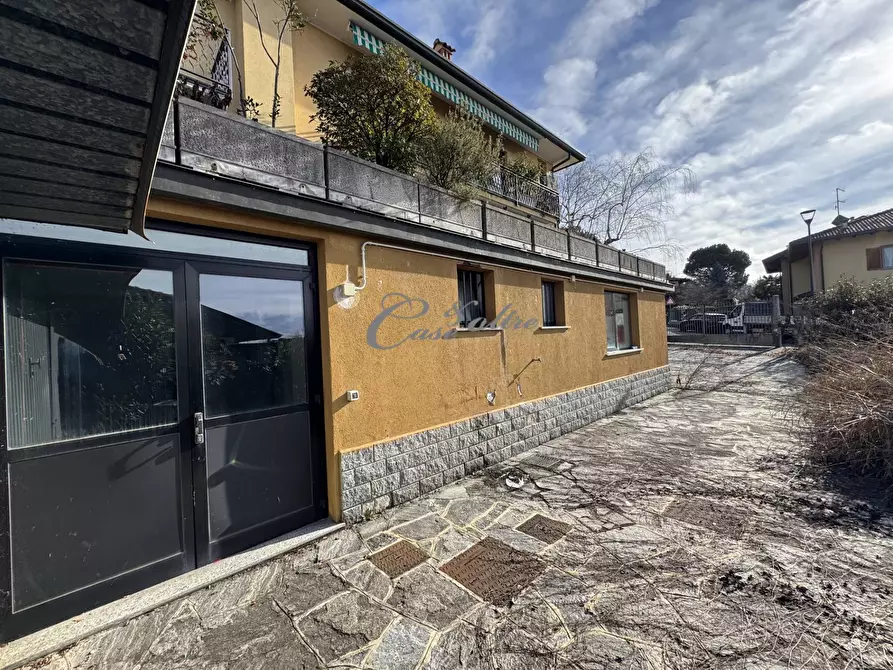 Immagine 3 di Laboratorio in vendita  in Via Fiume a Solbiate Con Cagno