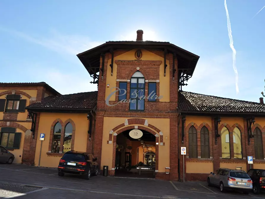 Immagine 4 di Locale commerciale in vendita  in Piazza Castello a Arosio