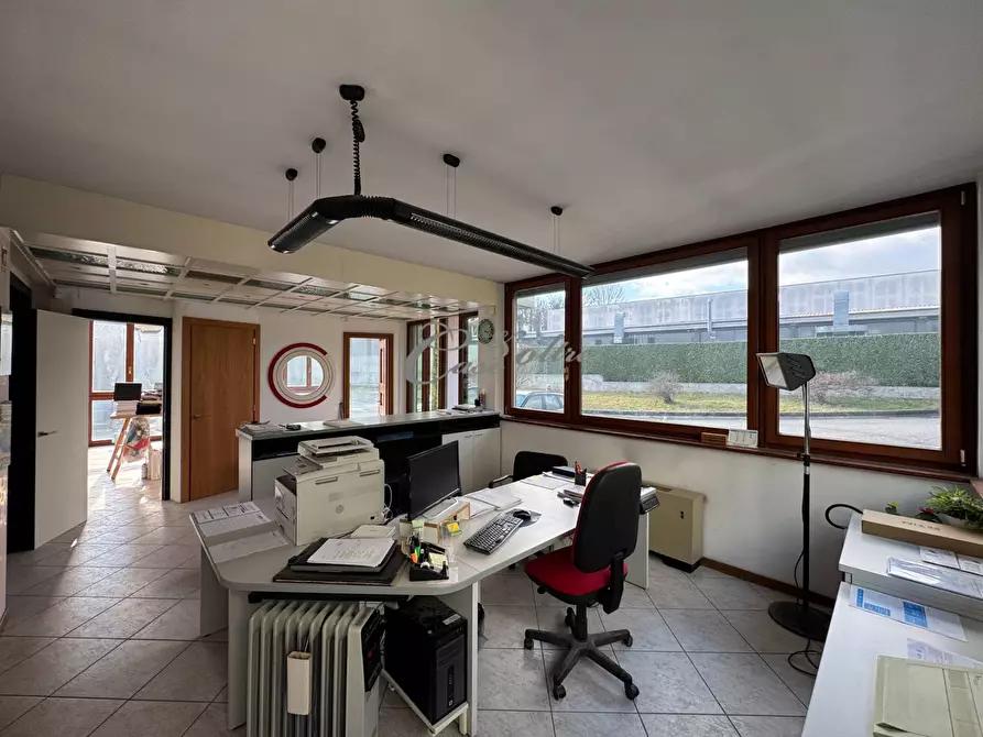 Immagine 3 di Capannone industriale in vendita  in Via Milano a Cantù