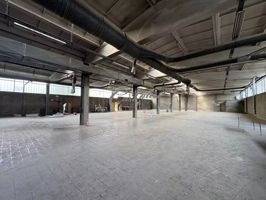 Immagine 15 di Capannone industriale in vendita  in Via Milano a Cantù
