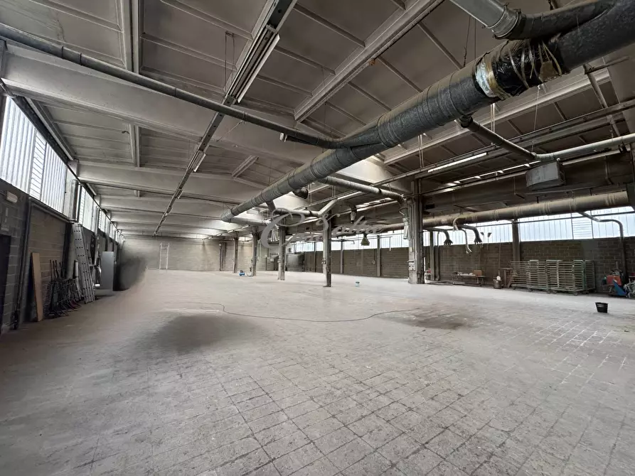Immagine 18 di Capannone industriale in vendita  in Via Milano a Cantù