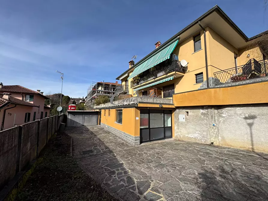 Immagine 1 di Laboratorio in vendita  in Via Fiume a Solbiate Con Cagno