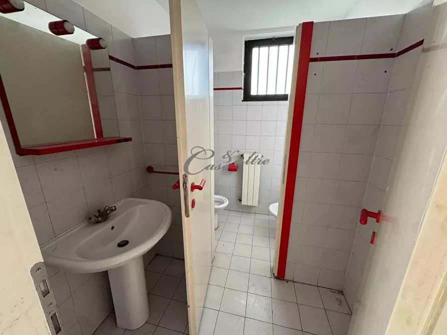 Immagine 12 di Laboratorio in vendita  in Via Fiume a Solbiate Con Cagno