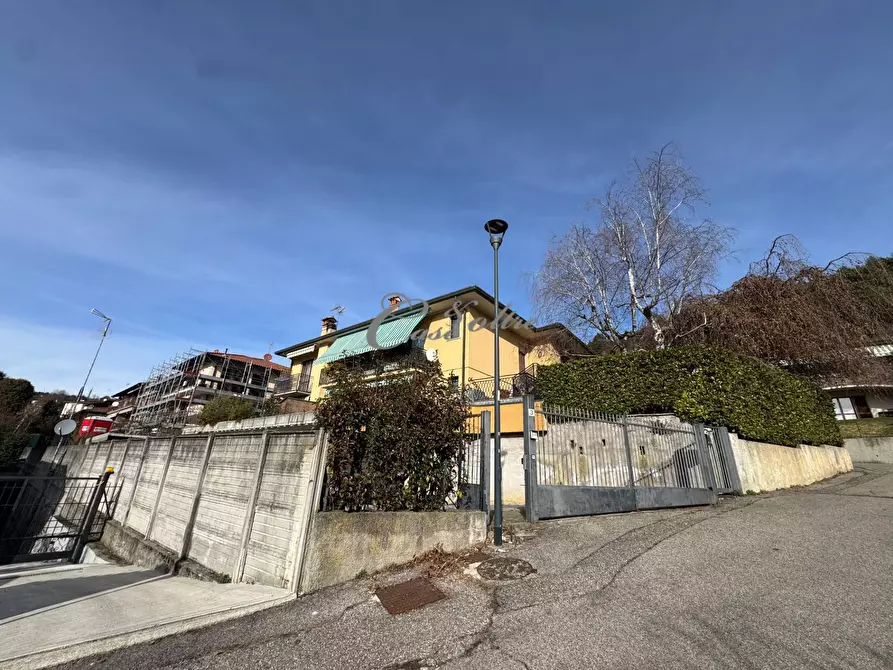 Immagine 5 di Magazzino in vendita  in Via Fiume a Solbiate Con Cagno