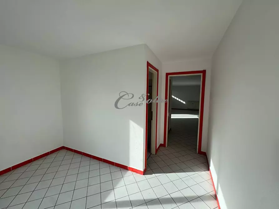 Immagine 9 di Magazzino in vendita  in Via Fiume a Solbiate Con Cagno