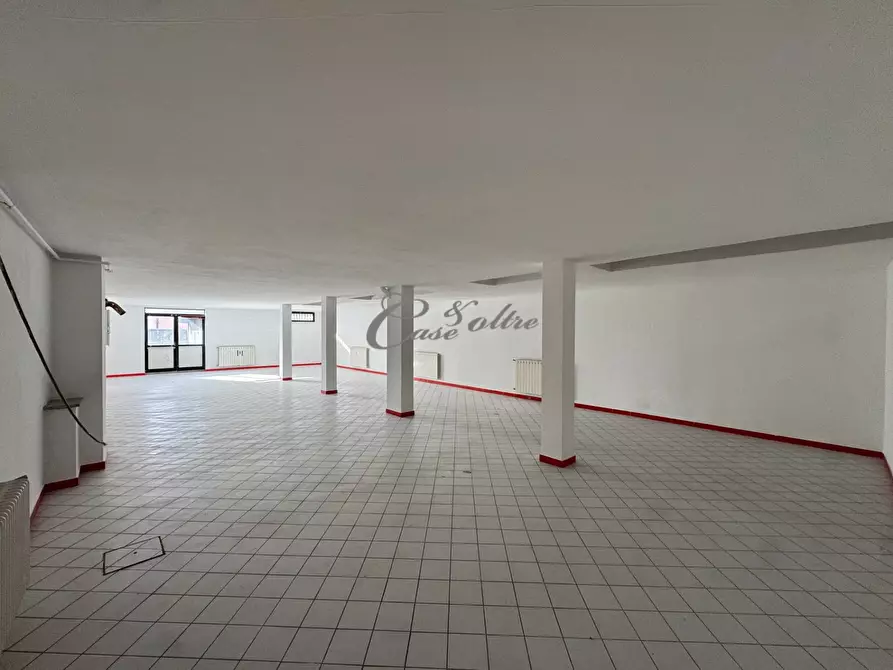 Immagine 2 di Magazzino in vendita  in Via Fiume a Solbiate Con Cagno