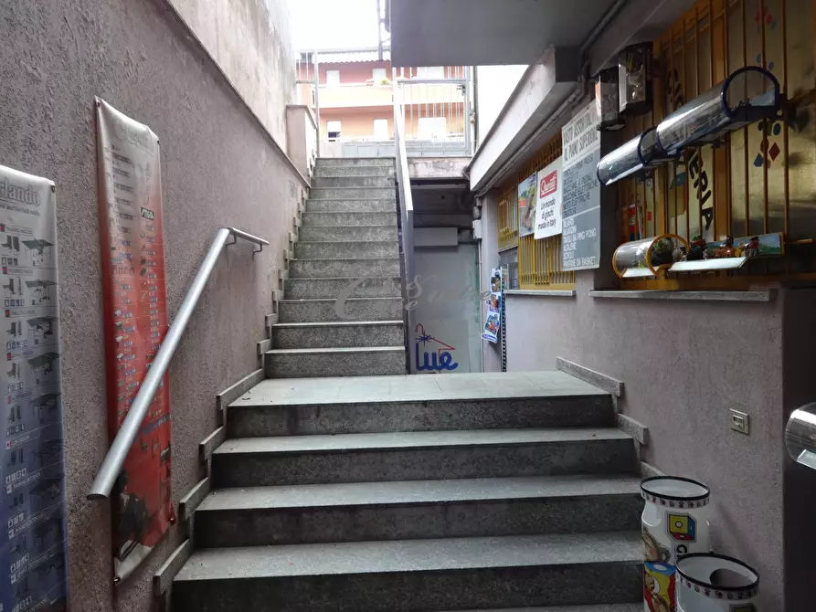 Immagine 3 di Locale commerciale in vendita  in Via Giuseppe Giusti a Varese