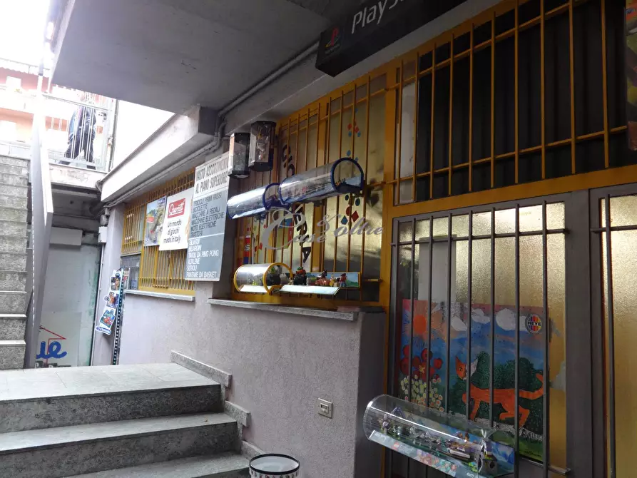 Immagine 11 di Locale commerciale in vendita  in Via Giuseppe Giusti a Varese