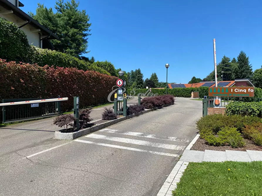 Immagine 3 di Terreno residenziale in vendita  in Via Dei Colli a Solbiate Con Cagno