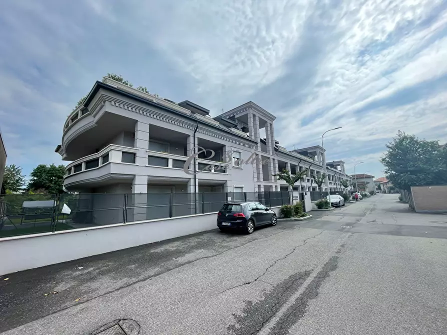 Immagine 9 di Box auto in vendita  in Via Monte Bisbino a Seregno