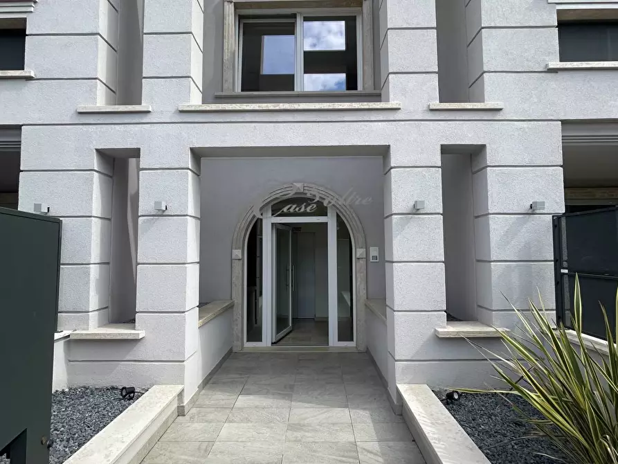 Immagine 5 di Box auto in vendita  in Via Monte Bisbino a Seregno