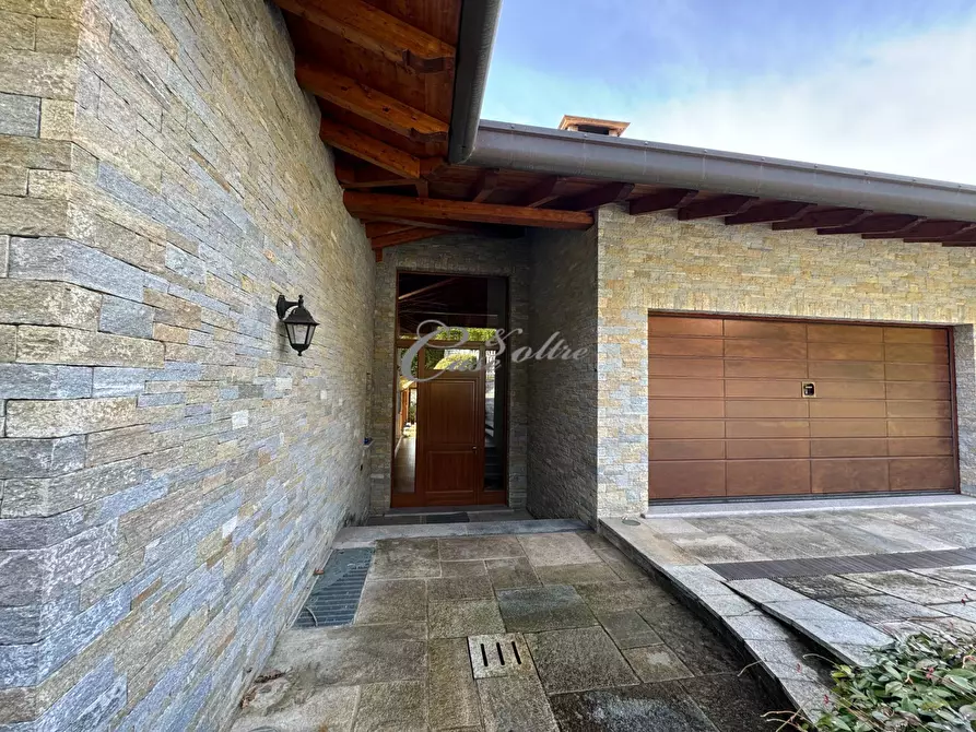 Immagine 6 di Villa in vendita  in Strada Privata del Golf a Olgiate Comasco