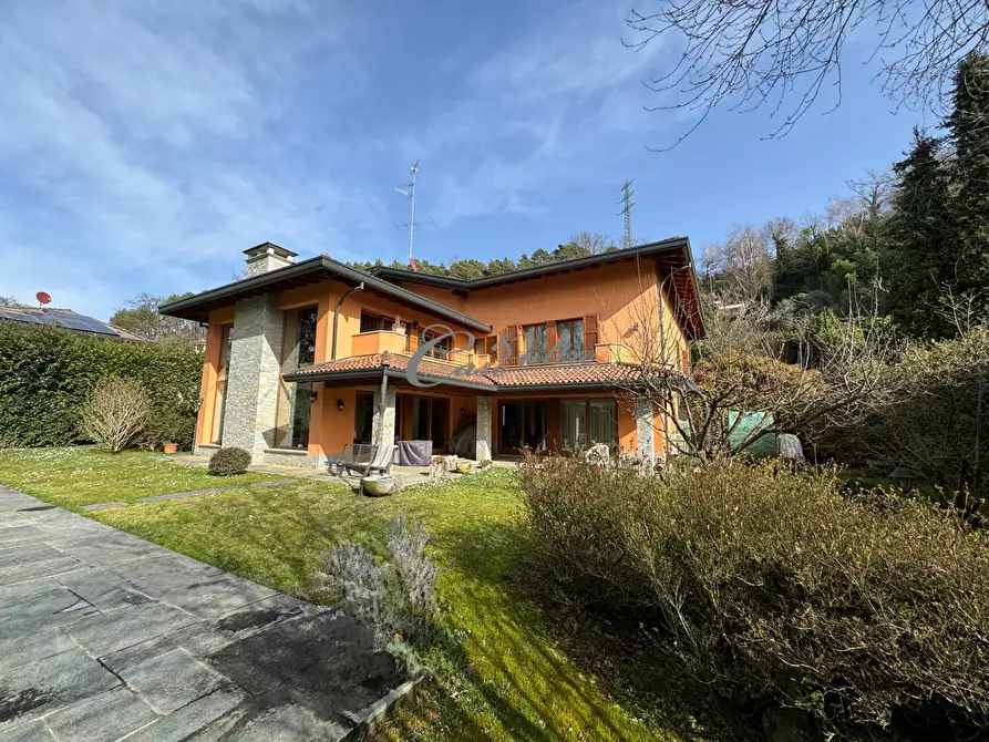 Immagine 3 di Villa in vendita  in Strada Privata del Golf a Olgiate Comasco