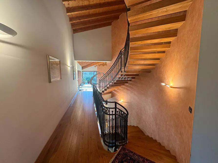 Immagine 10 di Villa in vendita  in Strada Privata del Golf a Olgiate Comasco