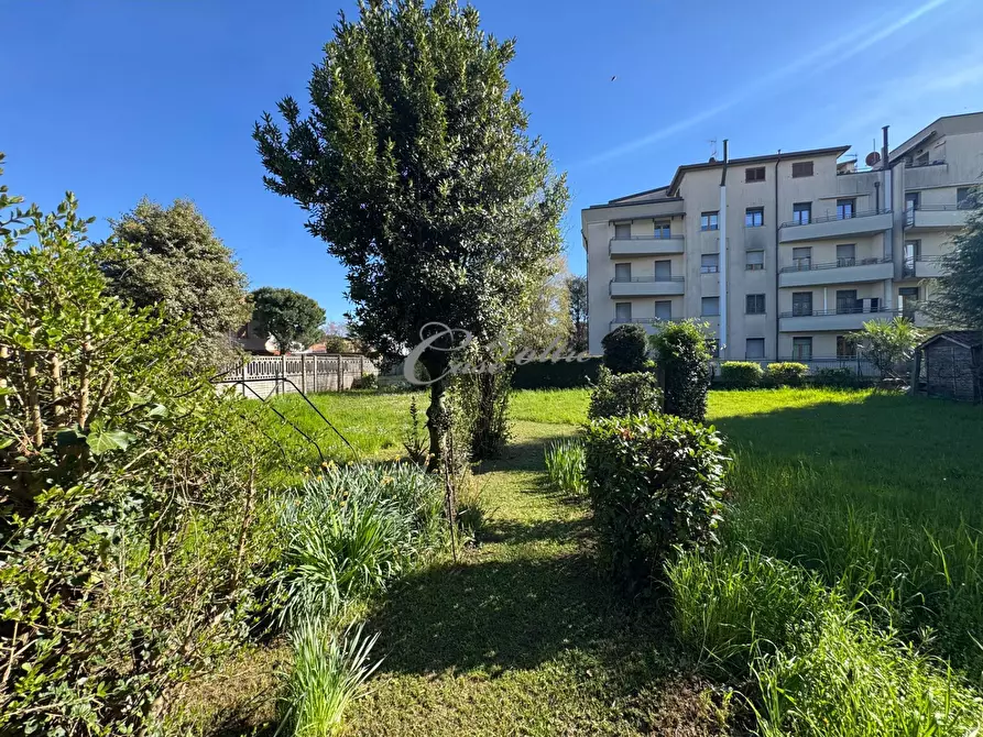 Immagine 2 di Casa indipendente in vendita  in Via Antonio Stoppani a Mariano Comense