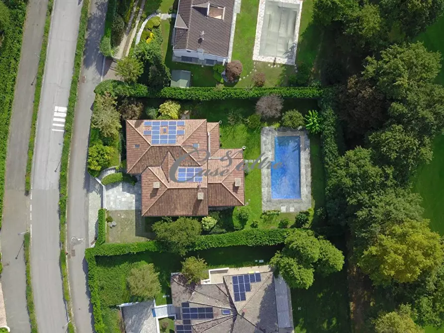 Immagine 4 di Villa in vendita  in Strada Privata del Golf a Olgiate Comasco