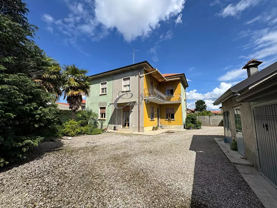 Immagine 2 di Rustico / casale in vendita  in Via Antonio Stoppani a Mariano Comense