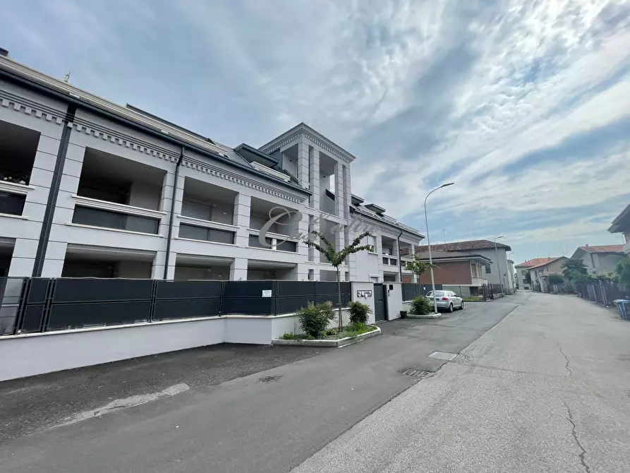 Immagine 14 di Box auto in vendita  in Via Monte Bisbino a Seregno