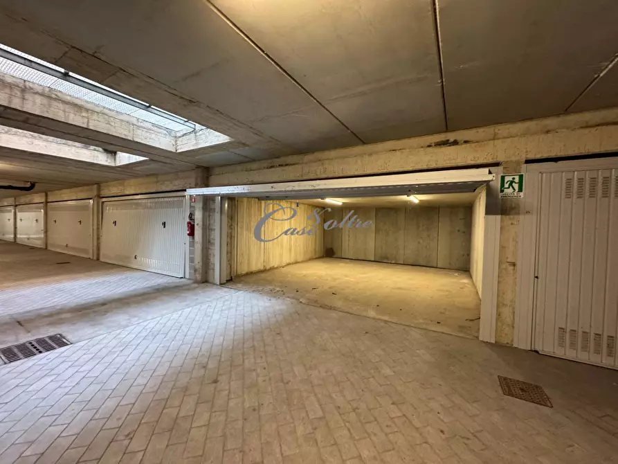 Immagine 2 di Box auto in vendita  in Via Monte Bisbino a Seregno