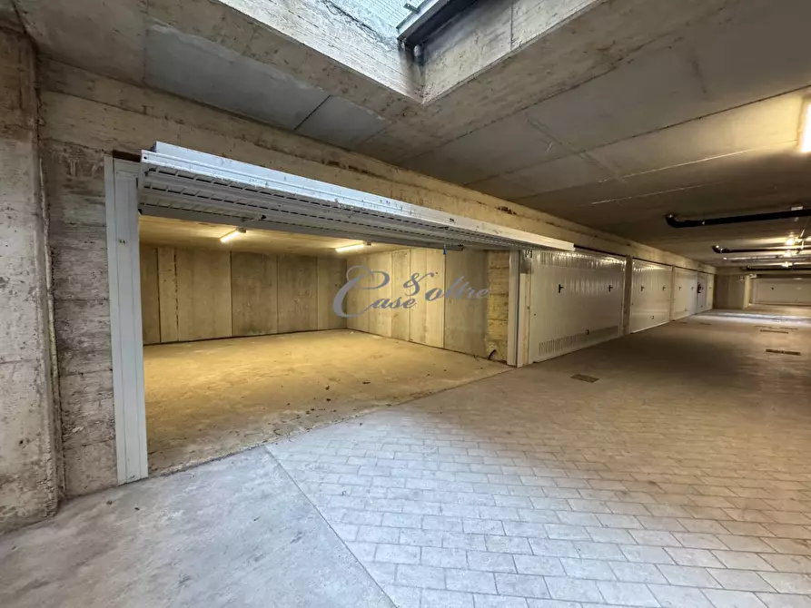 Immagine 7 di Box auto in vendita  in Via Monte Bisbino a Seregno