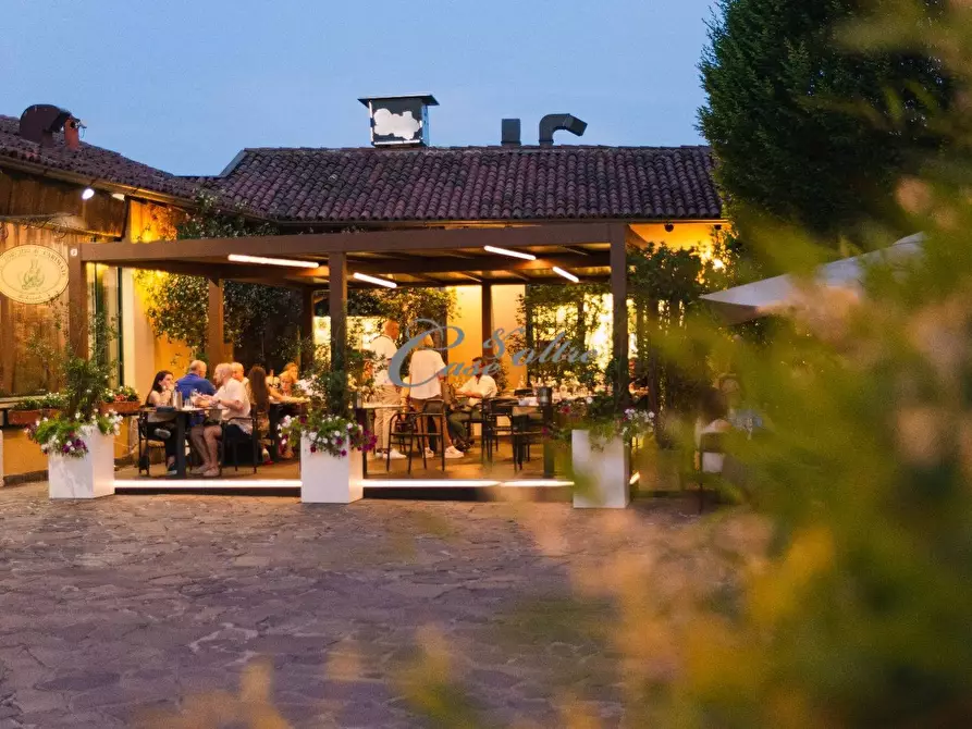 Immagine 1 di Locale commerciale in affitto  in Piazza Castello a Arosio