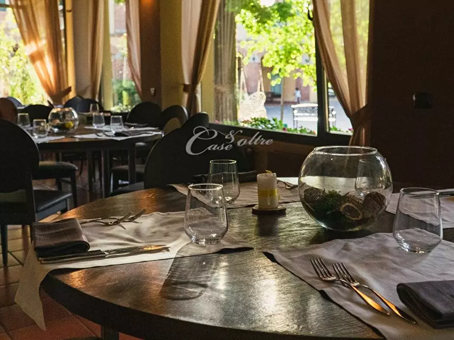 Immagine 10 di Locale commerciale in affitto  in Piazza Castello a Arosio