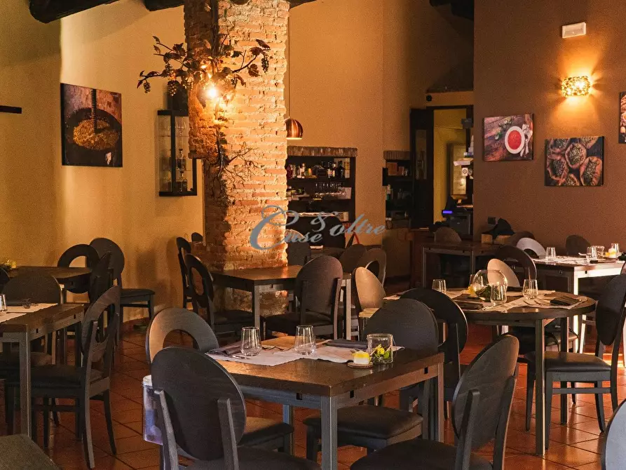 Immagine 8 di Locale commerciale in affitto  in Piazza Castello a Arosio