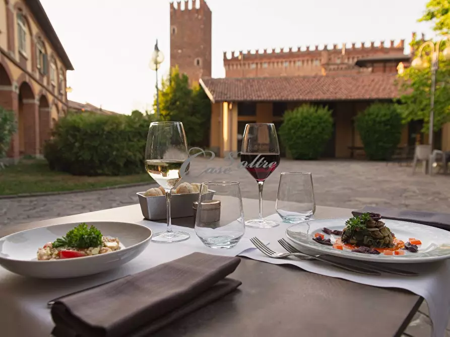 Immagine 9 di Locale commerciale in affitto  in Piazza Castello a Arosio