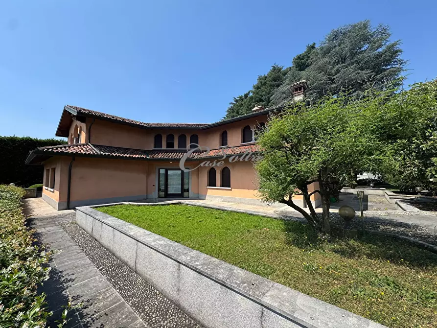 Immagine 4 di Villa in vendita  in Via Cervino a Cantù