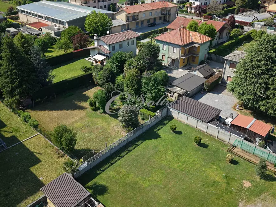 Immagine 1 di Rustico / casale in vendita  in Via Antonio Stoppani a Mariano Comense
