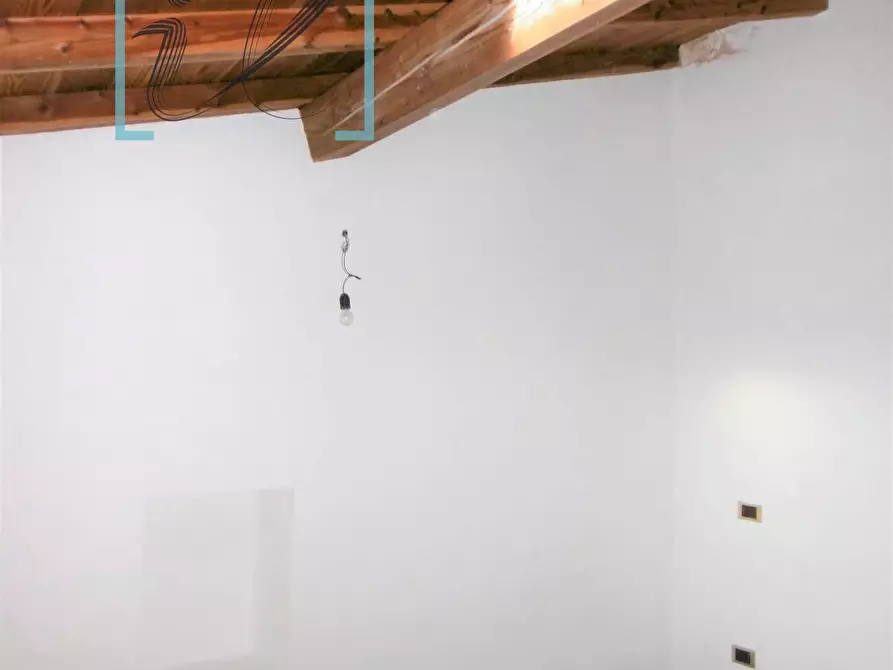 Immagine 11 di Appartamento in vendita  in Via De Filippi a Armo