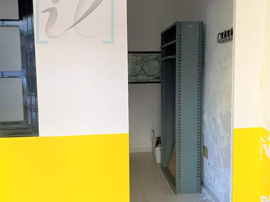 Immagine 11 di Ufficio in vendita  in via genova a Albenga
