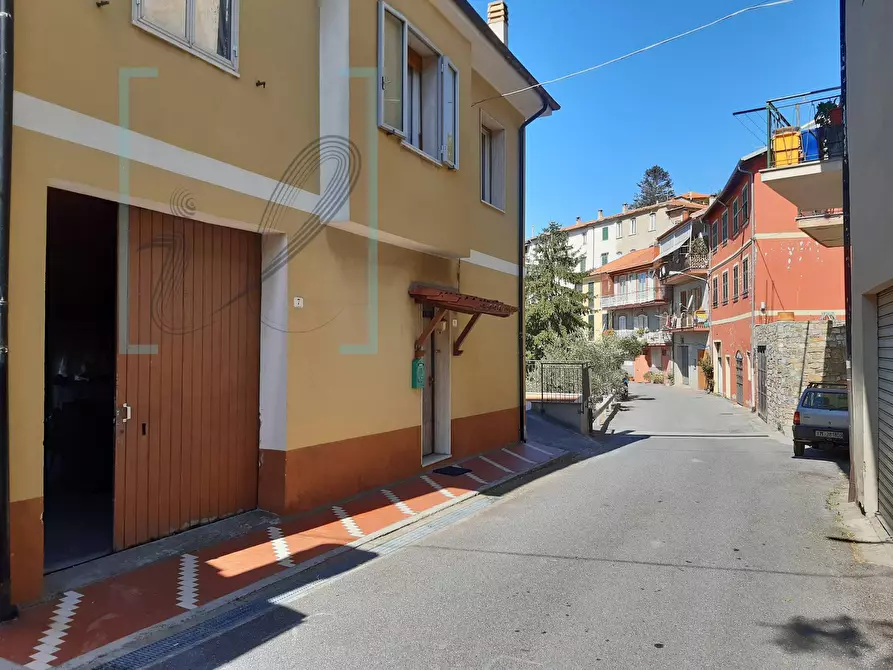 Immagine 1 di Casa indipendente in vendita  in Cesio a Cesio