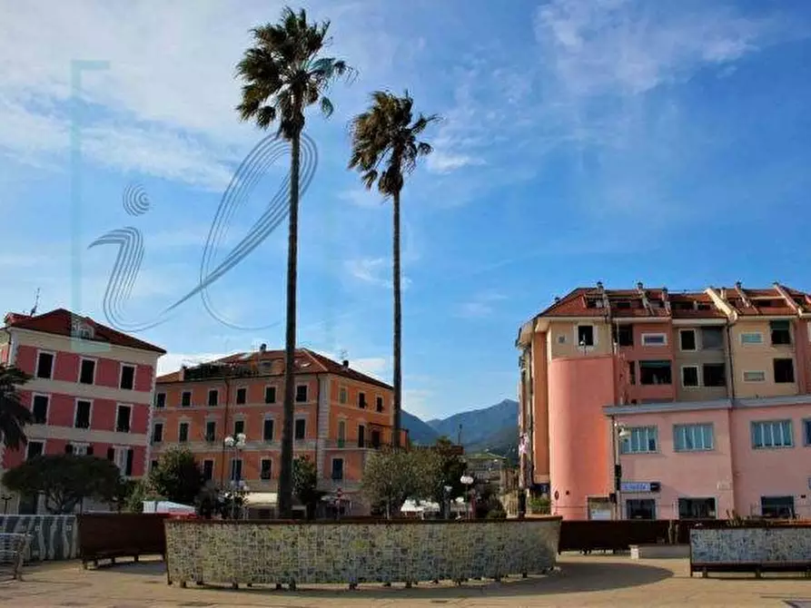 Immagine 4 di Locale commerciale in vendita  in Via Aurelia a Ceriale