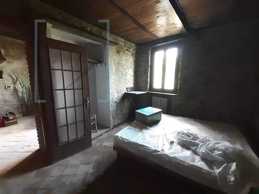 Immagine 27 di Rustico / casale in vendita  in via capitolo a Onzo