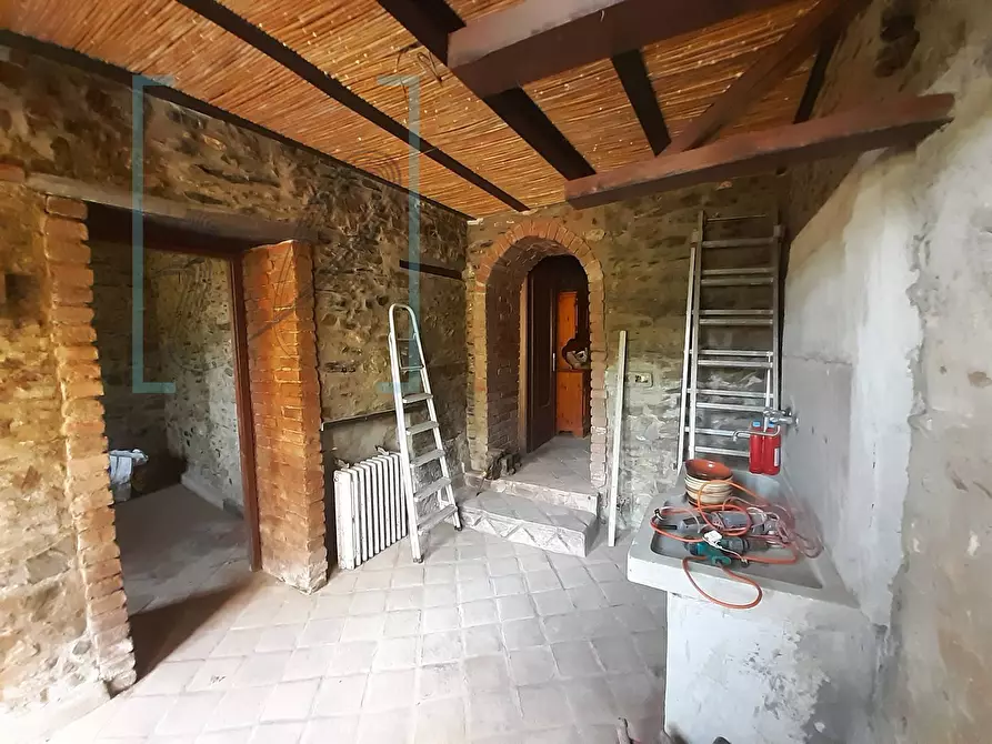 Immagine 30 di Rustico / casale in vendita  in via capitolo a Onzo