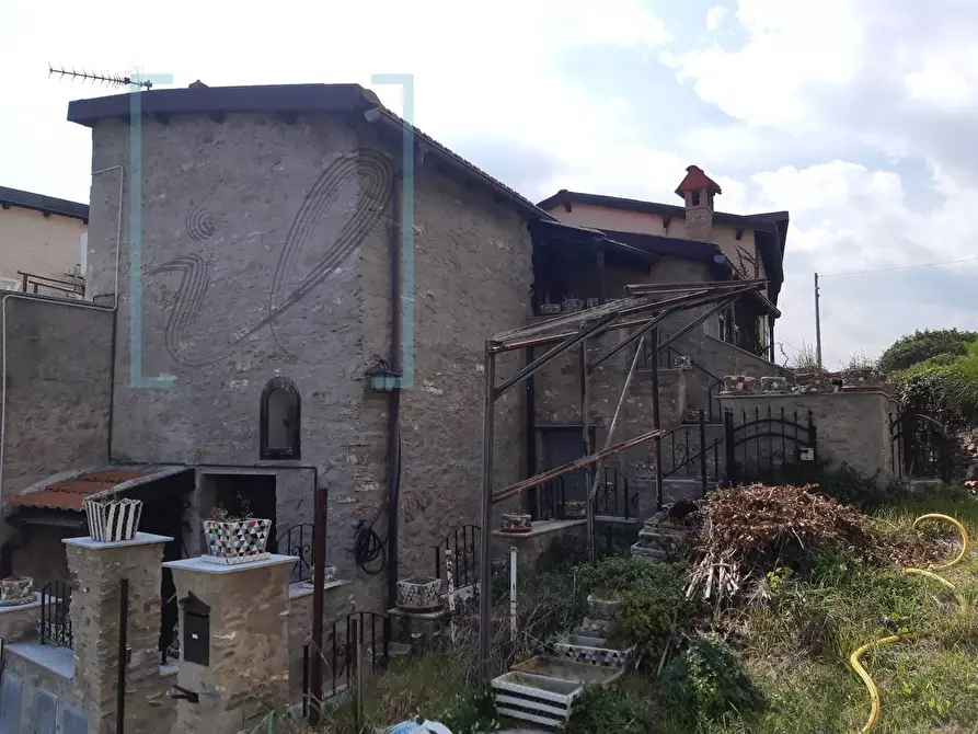 Immagine 36 di Rustico / casale in vendita  in via capitolo a Onzo