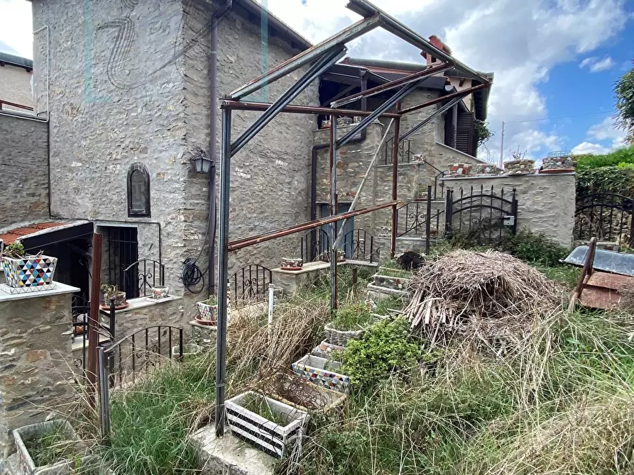 Immagine 41 di Rustico / casale in vendita  in via capitolo a Onzo