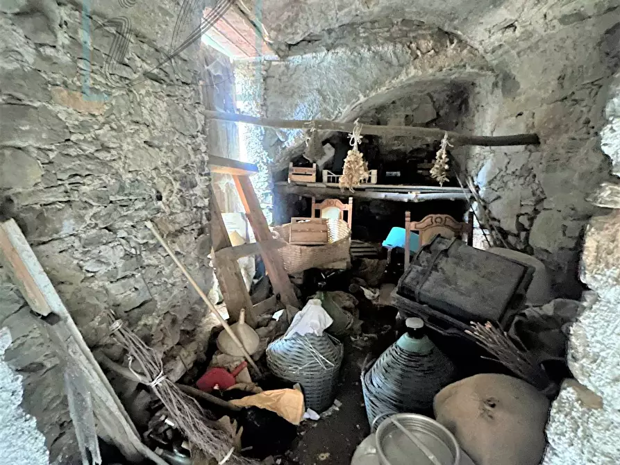 Immagine 33 di Rustico / casale in vendita  in via IV Novembre a Castelbianco