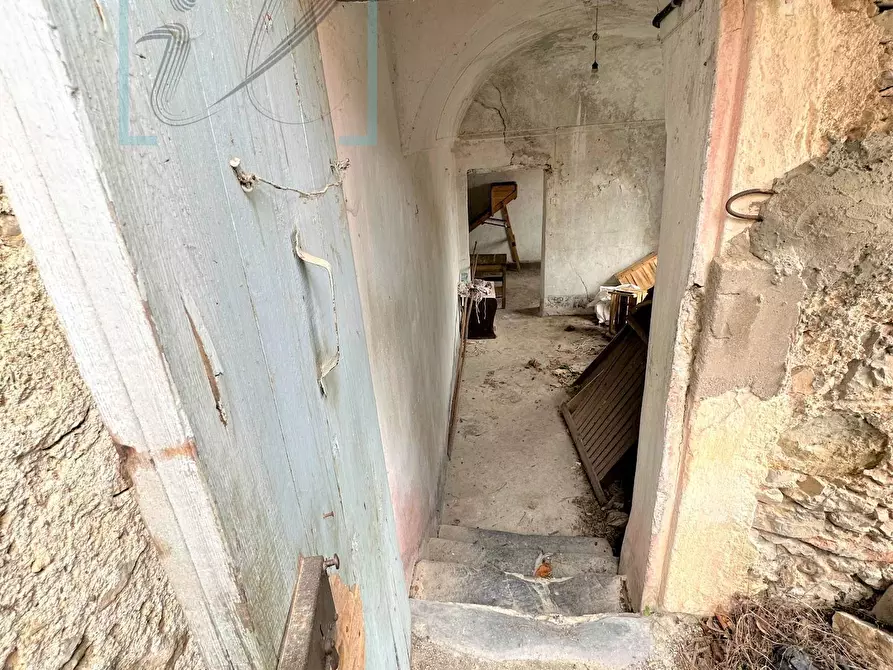 Immagine 26 di Rustico / casale in vendita  in via IV Novembre a Castelbianco