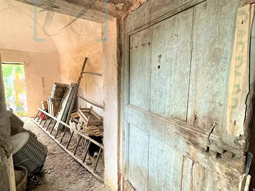 Immagine 30 di Rustico / casale in vendita  in via IV Novembre a Castelbianco