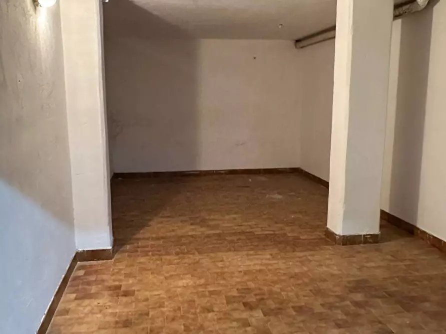 Immagine 4 di Box auto in vendita  in via carloforte a Albenga