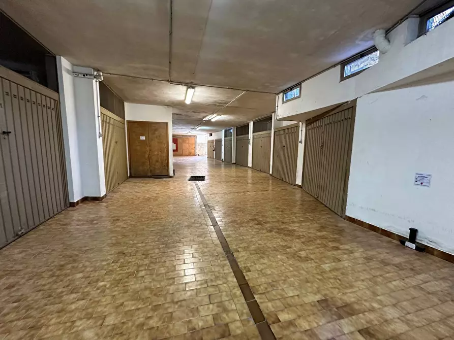 Immagine 6 di Box auto in vendita  in via carloforte a Albenga