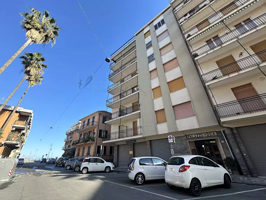 Immagine 1 di Appartamento in vendita  in Via Pisa a Albenga
