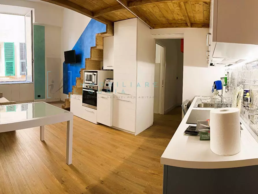 Immagine 1 di Appartamento in vendita  in Via Torlaro a Albenga