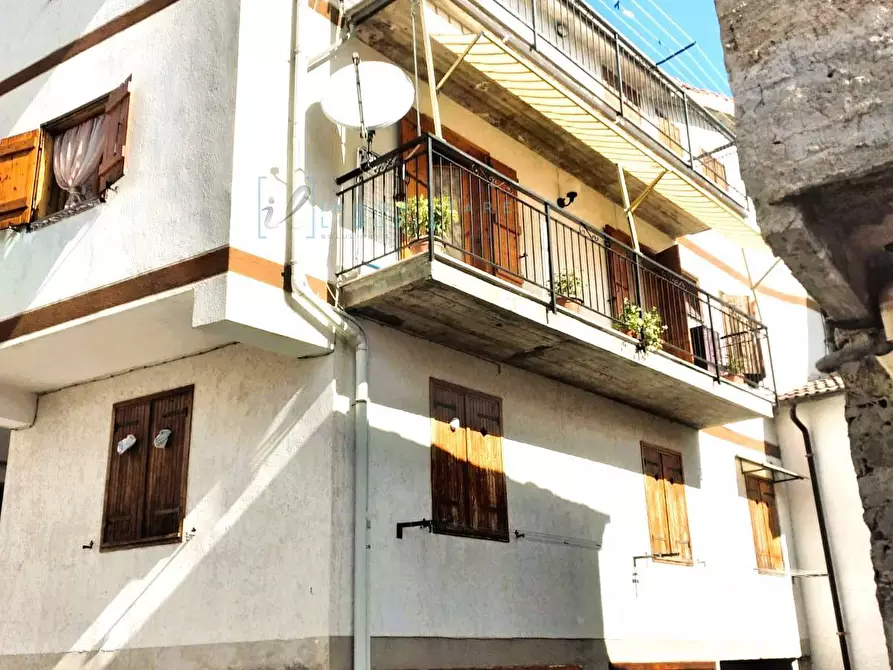 Immagine 2 di Appartamento in vendita  in Via Umberto I a Cosio D'arroscia